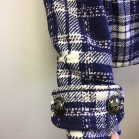 Coat - Picture 3 of 4